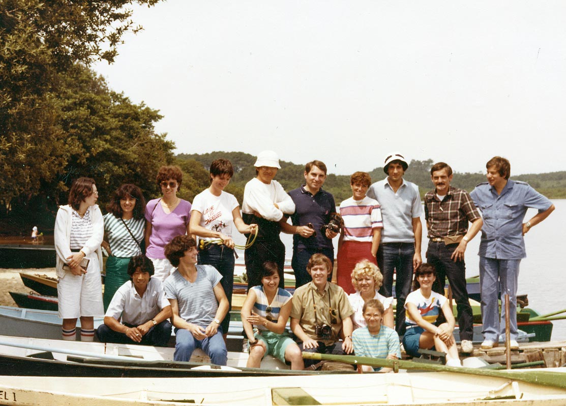 l equipe des photographe specialiste de la photographie scolaire en 1972 societe bernatets photo en gironde